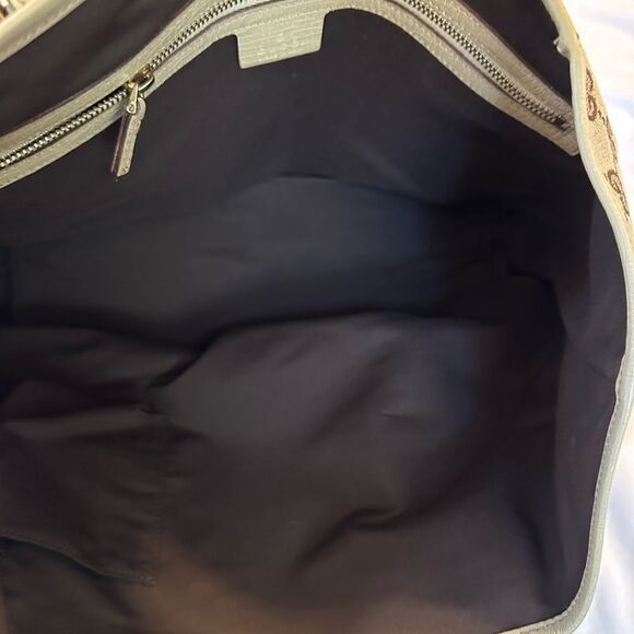 Gucci canvas tote with charm - Picture 12 of 15